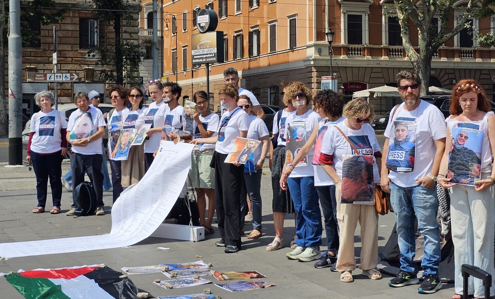 Italian Journalists hold sit-in in Rome to protest Israeli crimes against Palestinian journalists in Gaza