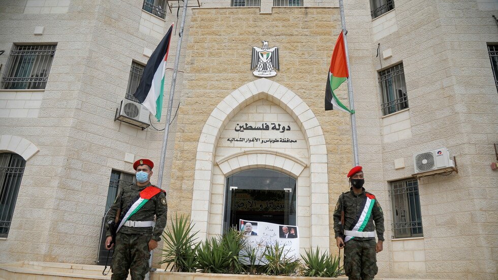 امريكا تفرض عقوبات على مسؤولين بالسلطة الفلسطينية ومنظمة التحرير بزعم “تقويض السلام”