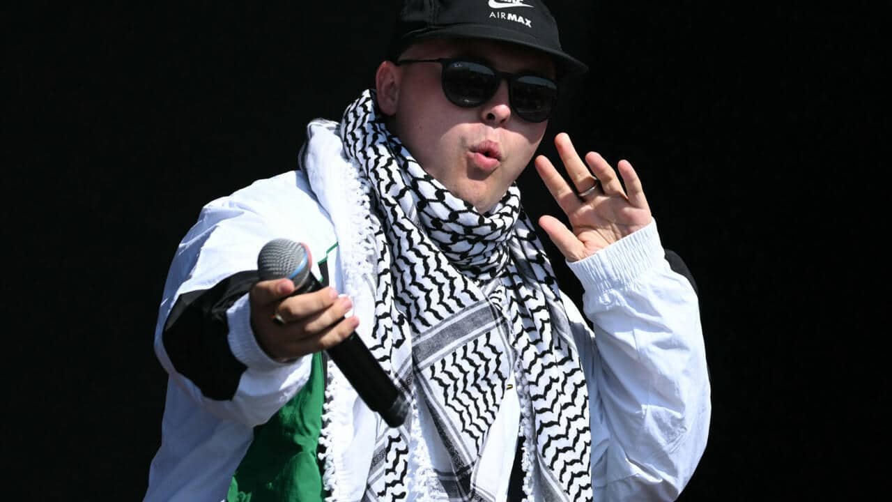 الهتاف لفلسطين يطغى على محاكمة مغني الراب مو شارا في لندن