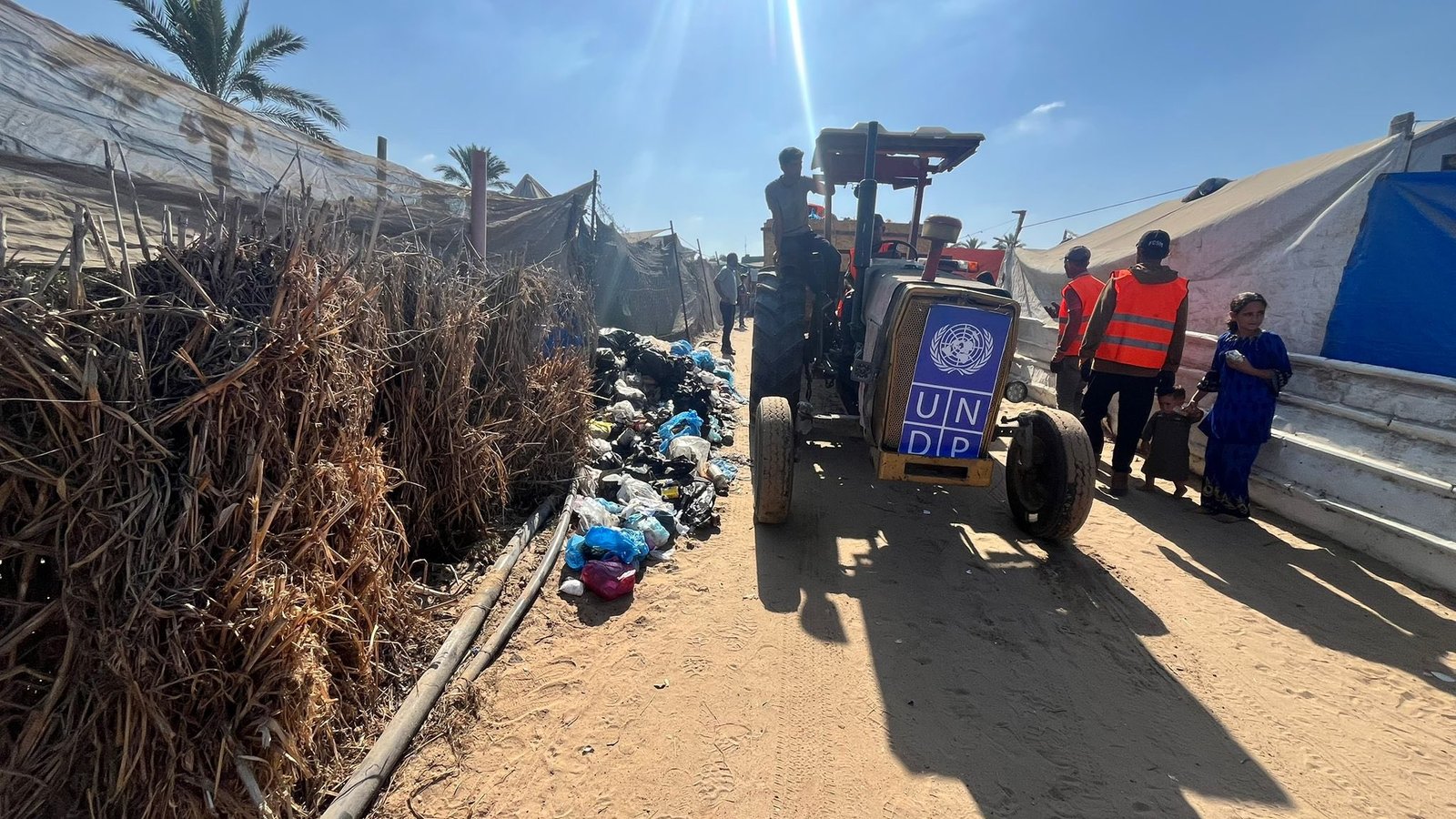 الأمم المتحدة: تراكم النفايات في غزة يعرقل جهود إعادة الإعمار