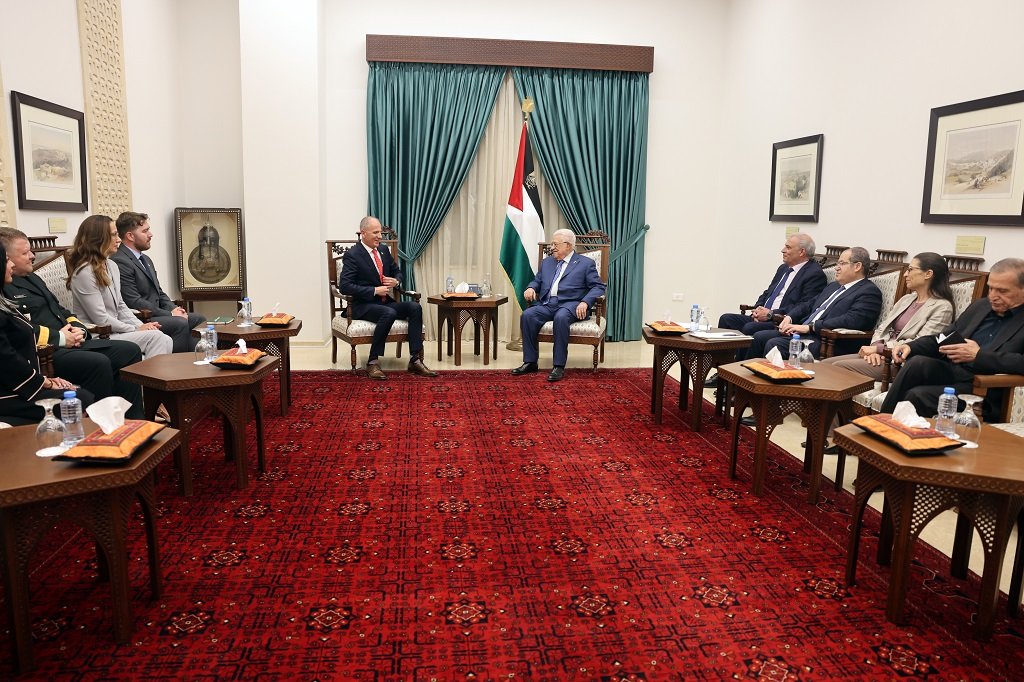 President Abbas receives Head of the Canadian Representative Office to Palestine