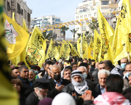 Between Analysis and Impression: The Crisis of Political Evaluation