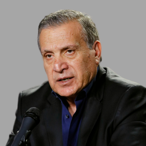 أبو ردينة: تسليم الدفعة الثالثة من السلاح الموجود داخل المخيمات الفلسطينية في بيروت للجيش اللبناني