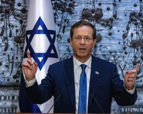 منظمة بريطانية ترفع دعوى قضائية لتوقيف الرئيس الإسرائيلي