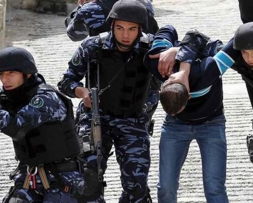 مؤسسات فلسطينية: 17500 حالة اعتقال بالضفة منذ بدء الحرب