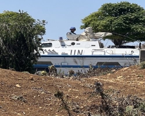 “اليونيفيل” ترفض طلب إسرائيل مغادرة مواقعها على الحدود مع لبنان