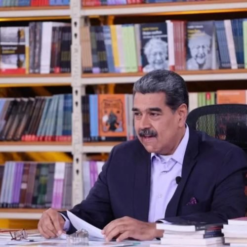 على هامش مهرجان الشعر الدولي: الرئيس الفنزويلي يؤكد مركزية القضية الفلسطينية