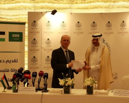 السعودية تقدم دعما ماليا شهريا لفلسطين