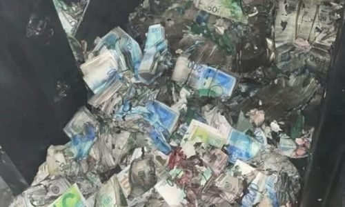 تقرير لـ “بي بي سي”: حماس تستخدم نظاما سريا لدفع رواتب موظفيها في غزة