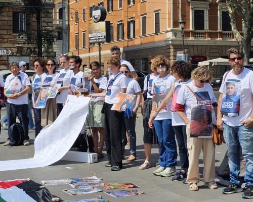 Italian Journalists hold sit-in in Rome to protest Israeli crimes against Palestinian journalists in Gaza