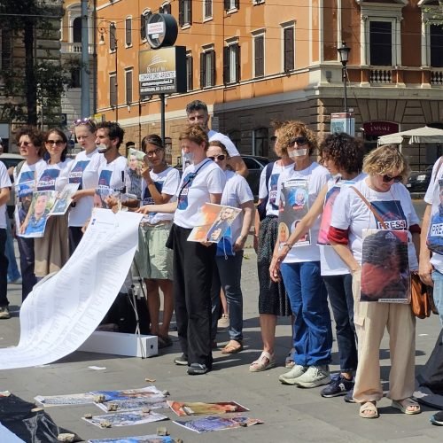 Italian Journalists hold sit-in in Rome to protest Israeli crimes against Palestinian journalists in Gaza
