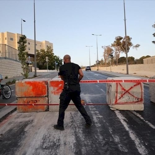 محافظة القدس: الاحتلال يعزل شمال غرب القدس بتصاريح “التماس” تمهيدا لضم صامت