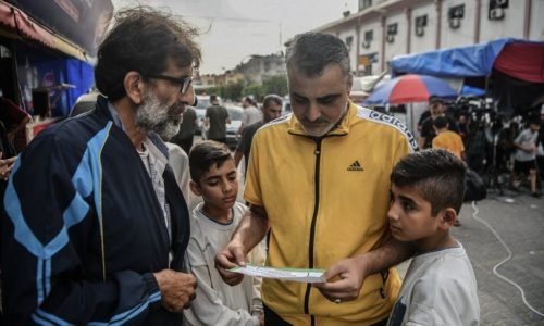 استطلاع أوراد في غزة: الغالبية ترفض الهجرة وتراجع تأييد حماس ودحلان الاكثر حظا للرئاسة