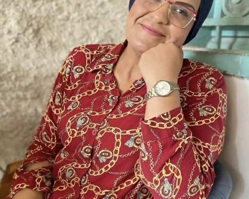 الشاعرة الغزاوية فداء زياد: أكتب حتى انجو