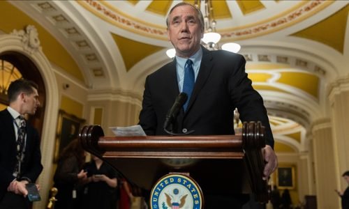 لأول مرة في تاريخ مجلس الشيوخ الأمريكي: مشروع قرار يدعو ترامب للاعتراف بفلسطين