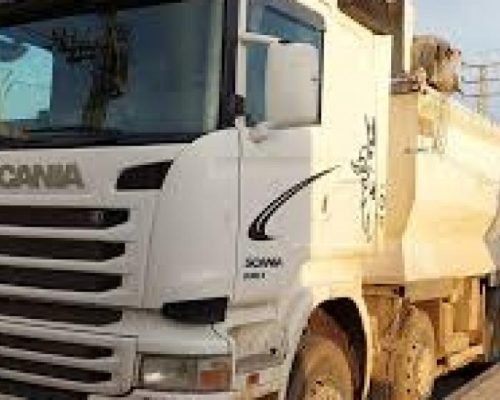 منع دخول شاحنات إسرائيلية تحمل نفايات وإطارات مستعملة وإعادتها إلى أراضي 48