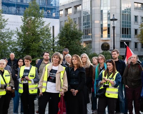 اتحاد الصحفيين النرويجيين ينظم وقفة احتجاجية دعما للصحفيين الفلسطينيين