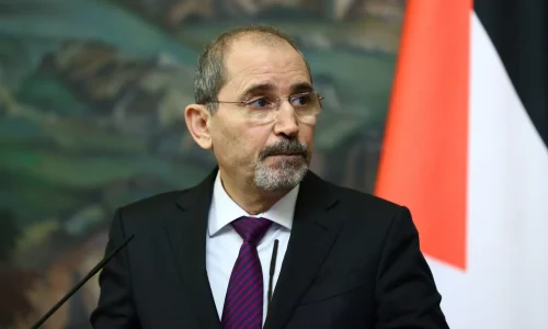 الصفدي: على حماس تسليم أسلحتها والأردن لن ينشر قوات في قطاع غزة