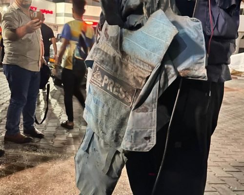 خطوة غير مسبوقة: 200 وسيلة إعلامية تعلن الصمت احتجاجاً على قتل صحفيي غزة