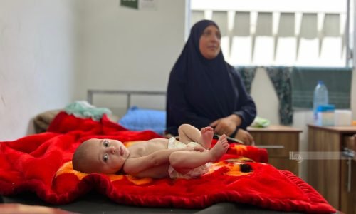 اليونيسف: آلاف الرضّع في غزة مهددون بالموت جوعاً وسط استمرار الحصار والعدوان