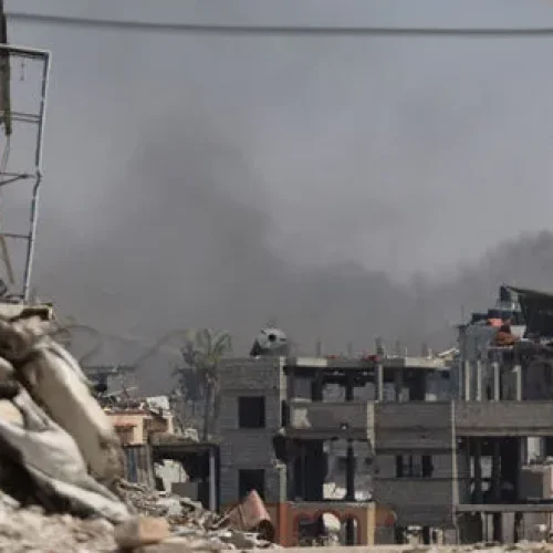 مجزرة جديدة: 18 شهيدا في غارة إسرائيلية على مقهى بمخيم طولكرم