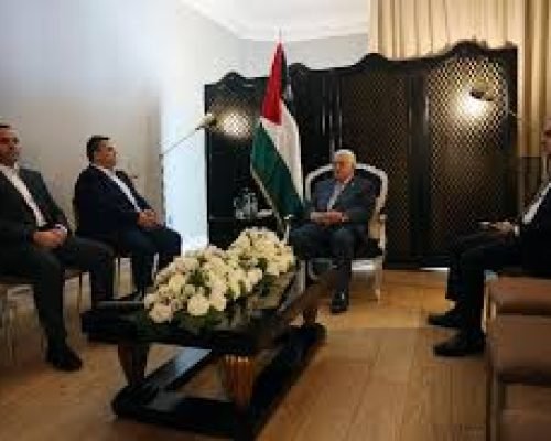 عباس يلتقي نجلي الشهيد إسماعيل هنية