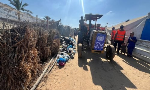الأمم المتحدة: تراكم النفايات في غزة يعرقل جهود إعادة الإعمار
