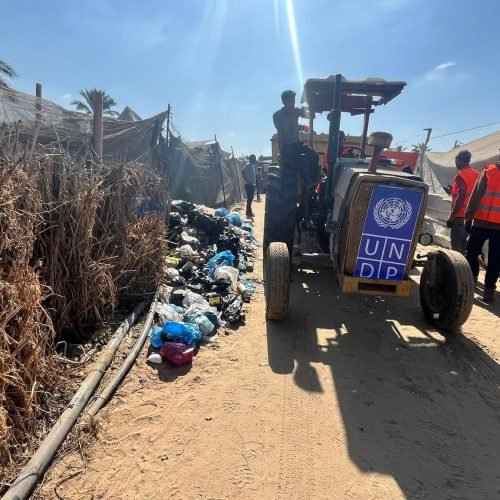 الأمم المتحدة: تراكم النفايات في غزة يعرقل جهود إعادة الإعمار