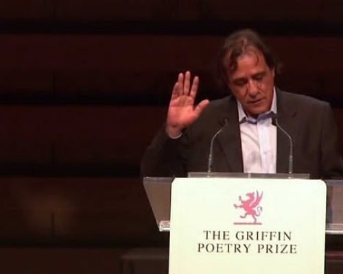 غسان زقطان: حرية الشاعر تولد مع النص لا مع الجائزة