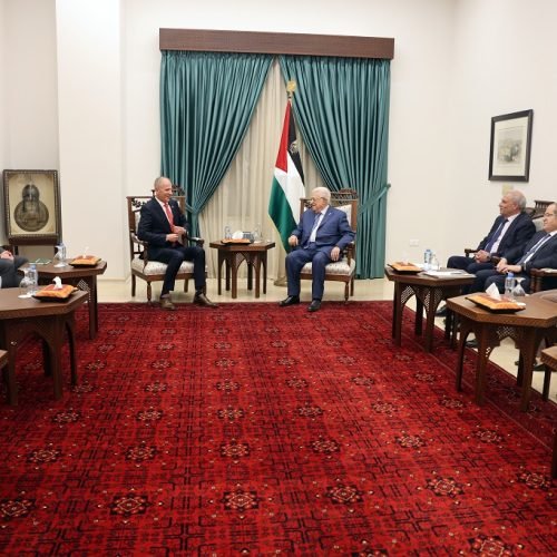 President Abbas receives Head of the Canadian Representative Office to Palestine