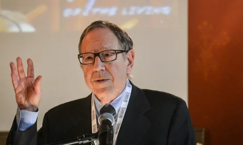 وزير عدل كندي سابق يحث إسرائيل على وقف الحرب وإنهاء المجاعة في غزة