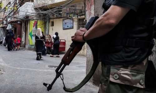 أبو ردينة: البدء بتسليم السلاح الموجود داخل المخيمات الفلسطينية في لبنان للجيش اللبناني