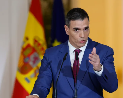 رئيس الوزراء الإسباني: اصدار مرسوم ملكي بتجريم تصدير الأسلحة إلى إسرائيل