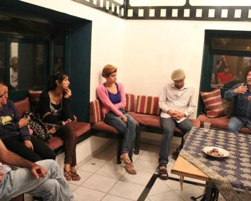 حول المسرح الفلسطينيي