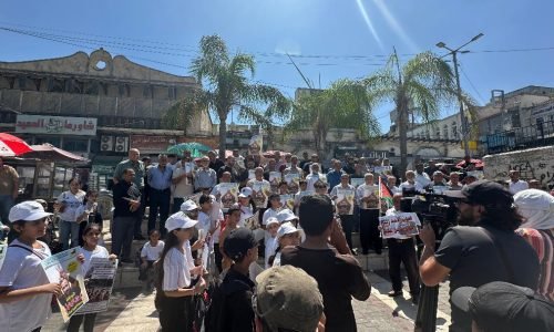 وقفات إسنادا للأسرى وقادة الحركة الأسيرة في عدة محافظات في الضفة الغربية