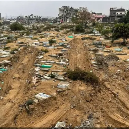 حرب الإبادة الجماعية بغزة بعد 380 يومًا حقائق وارقام: الاحتلال يسرق  2,300 جثمان فلسطيني من المقابر