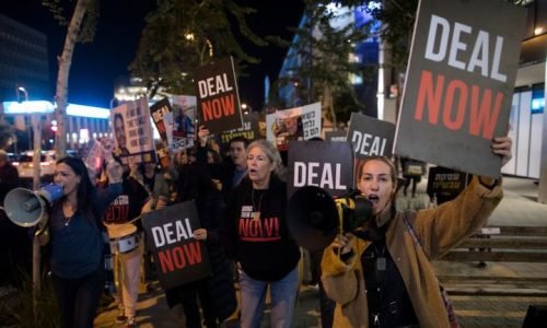 عائلات الأسرى الاسرائيليين: تصريحات نتنياهو بداية محاولة لإفشال الصفقة